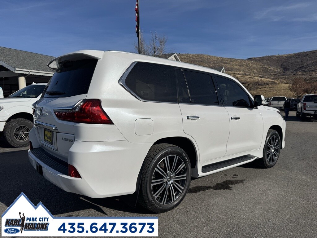 2021 Lexus LX 570 Three-Row photo 2