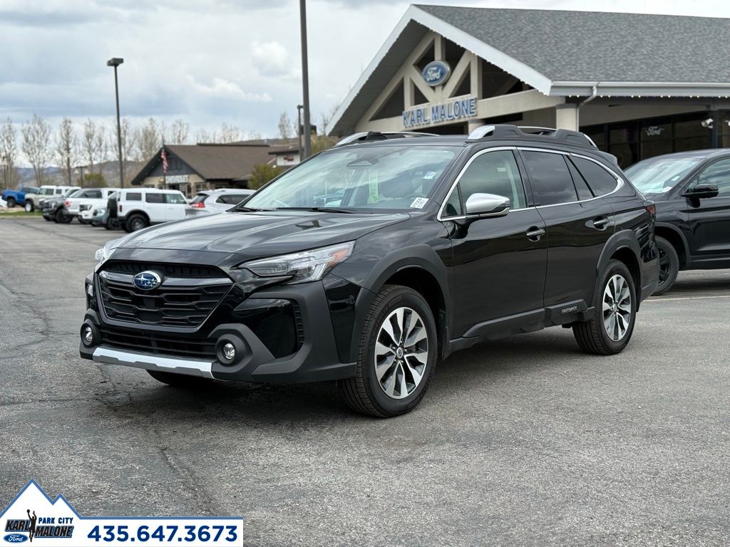 2023 Subaru Outback Touring's photo