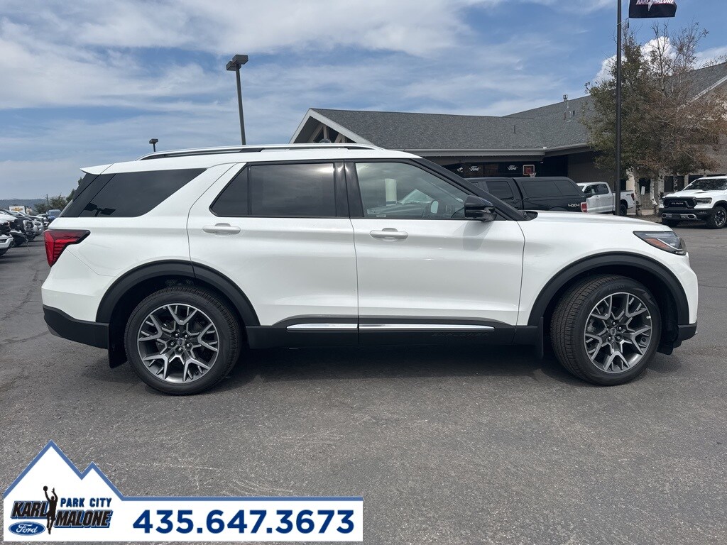 2025 Ford Explorer Platinum photo 2