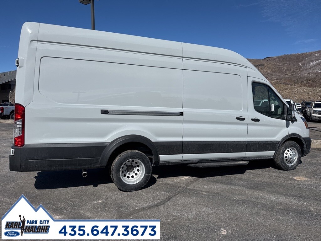 2024 Ford Transit photo 2