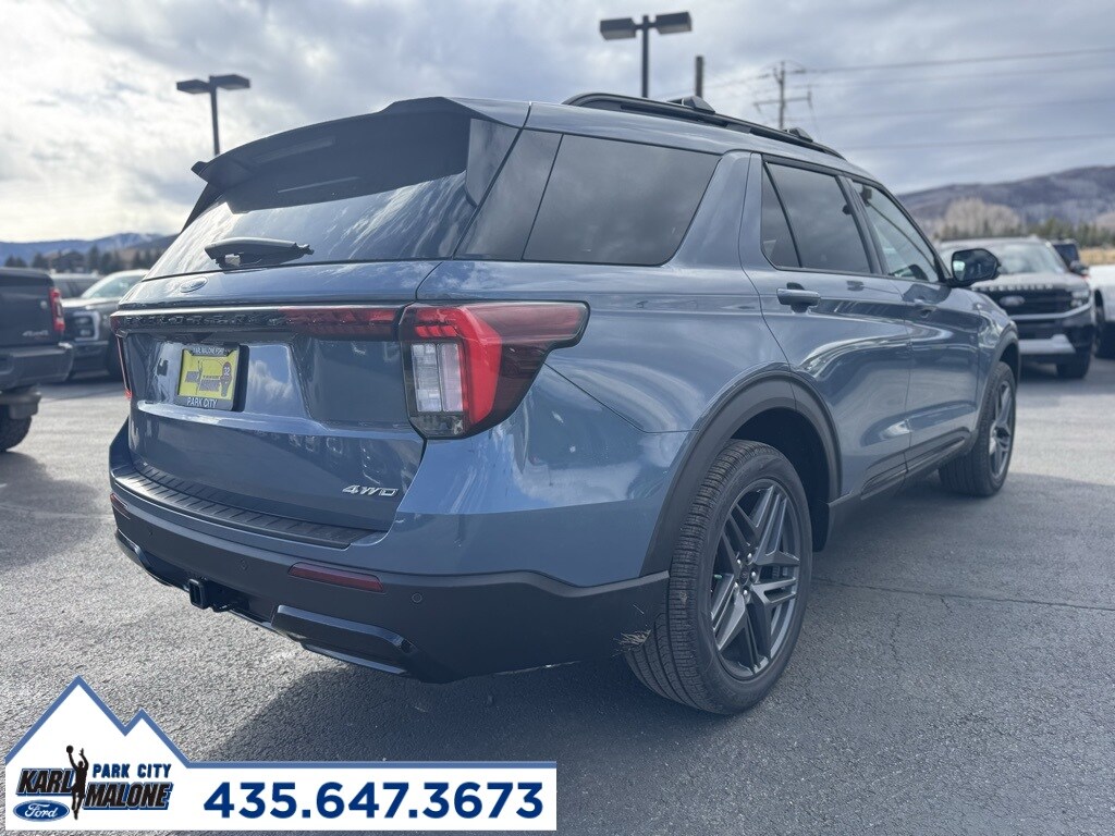 2026 Ford Explorer ST-Line photo 2