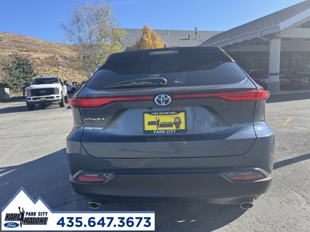 2024 Toyota Venza LE photo 4
