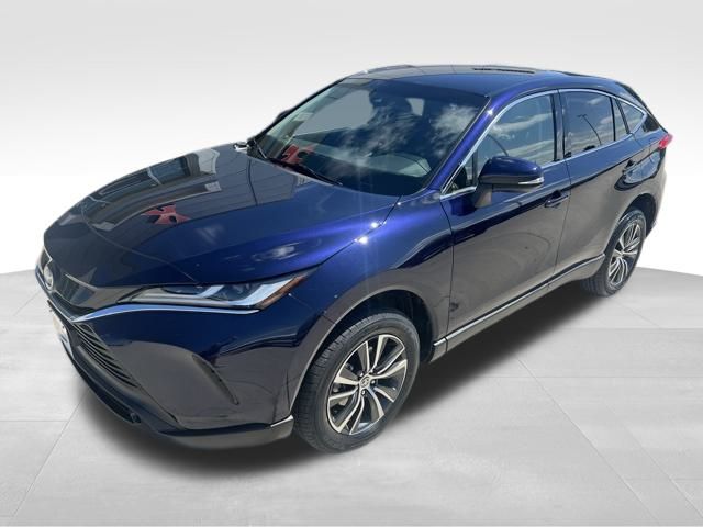 2023 Toyota Venza LE photo 2