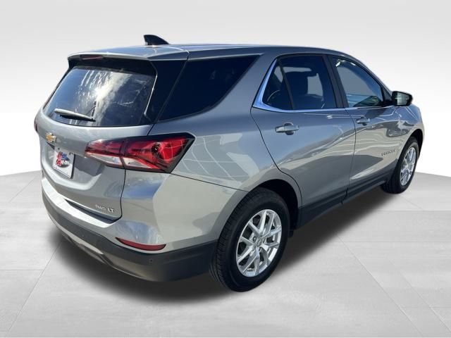 2024 Chevrolet Equinox LT photo 3