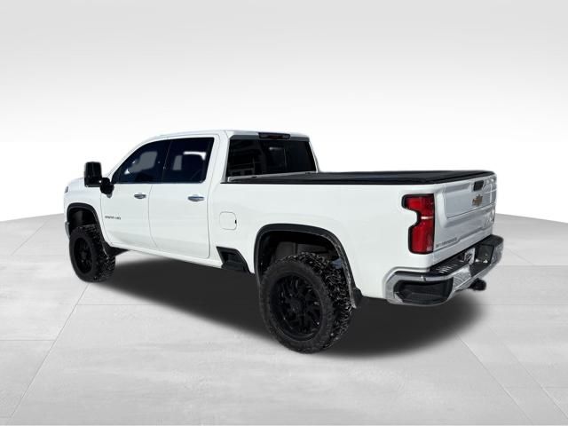 2024 Chevrolet Silverado 2500HD LTZ photo 2
