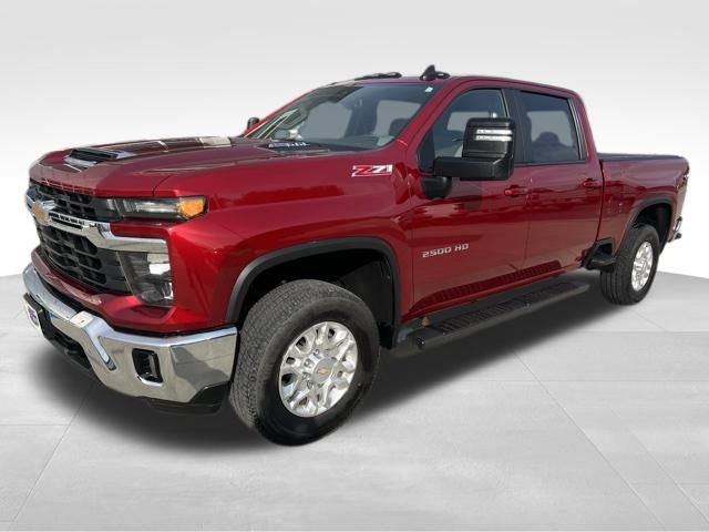 2024 Chevrolet Silverado 2500HD LT photo 2