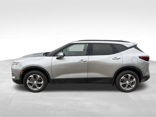 2023 Chevrolet Blazer 2LT photo 2