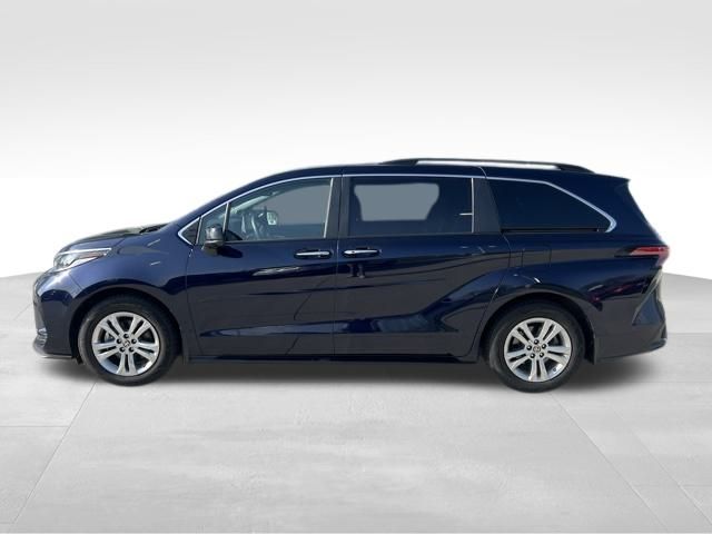 2023 Toyota Sienna XSE photo 4