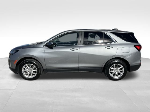2024 Chevrolet Equinox LT photo 2