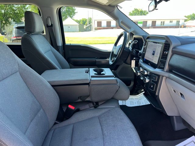 2025 Ford F-150 XLT - Photo 16