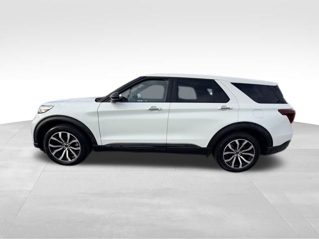 2021 Ford Explorer ST photo 3