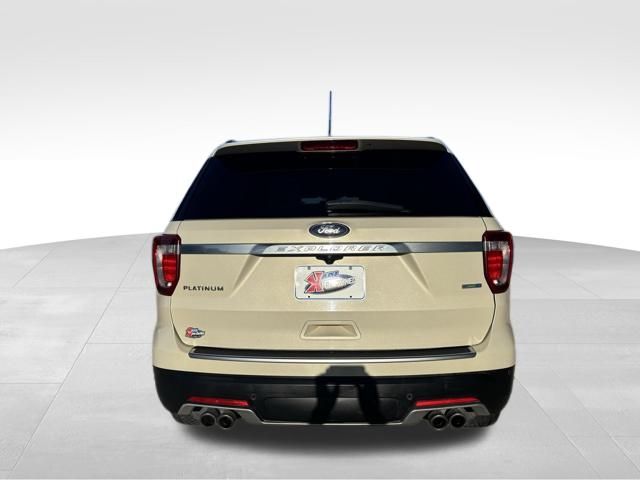 2018 Ford Explorer Platinum photo 4
