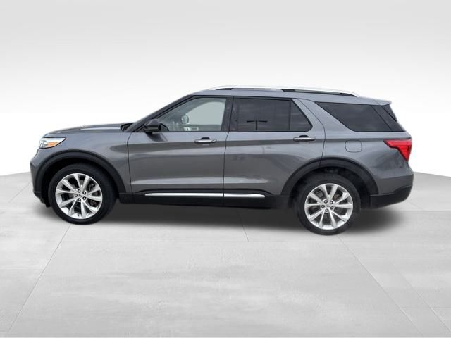 2022 Ford Explorer Platinum Hybrid photo 2