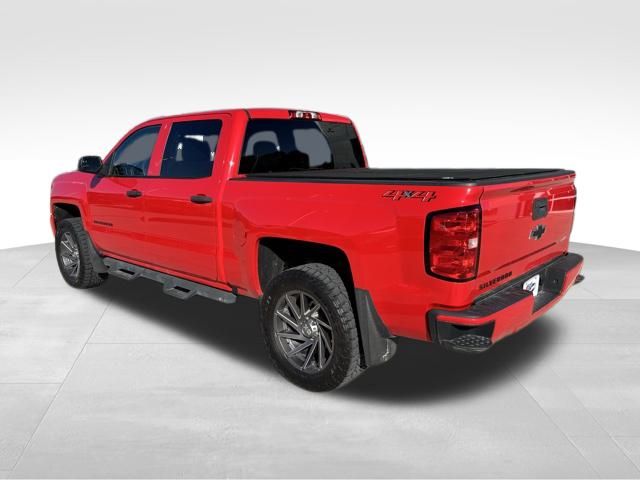 2018 Chevrolet Silverado 1500 Custom photo 3