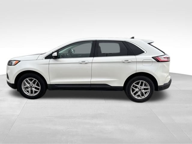 2023 Ford Edge SEL photo 2