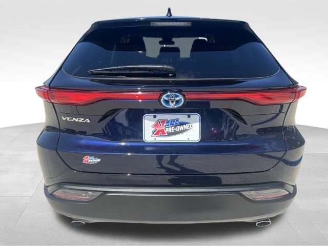 2023 Toyota Venza LE photo 4