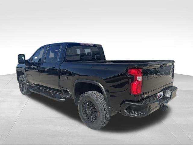 2022 Chevrolet Silverado 2500HD LTZ Midnight Edition photo 2
