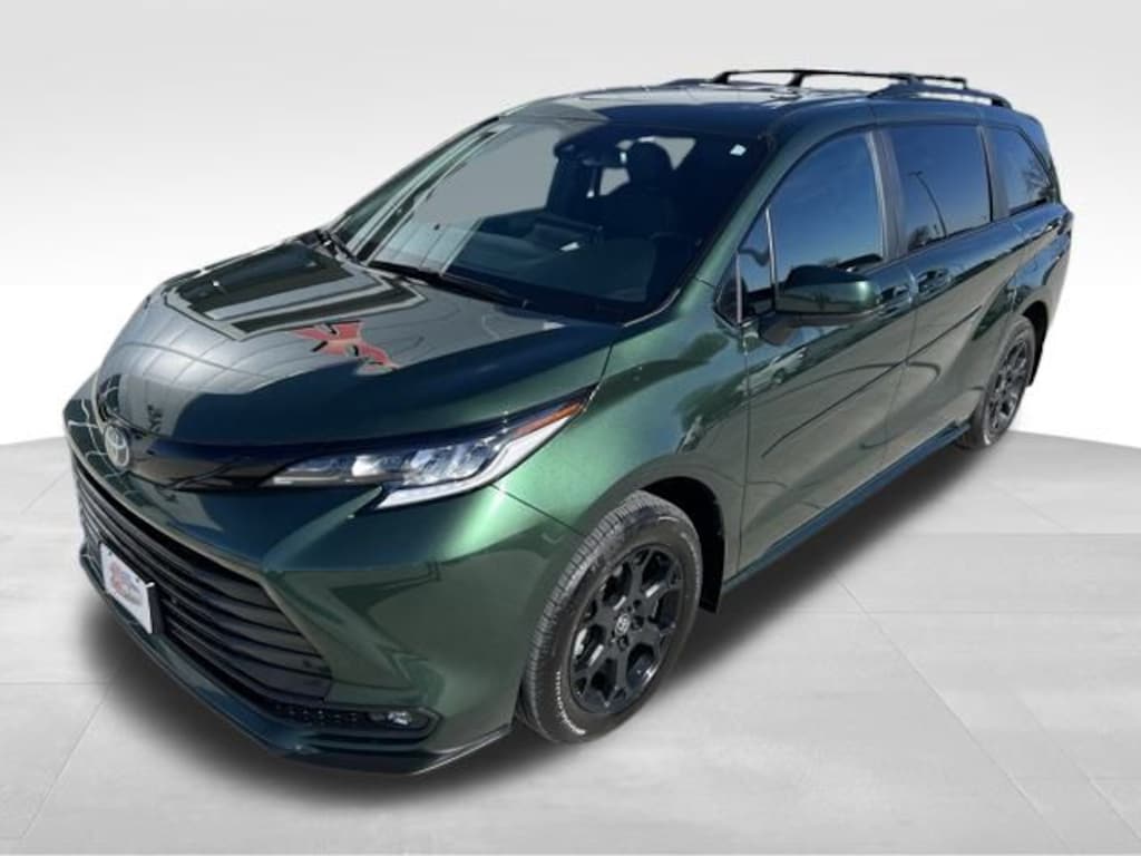 Used 2025 Toyota Sienna Woodland Edition Minivan/Van