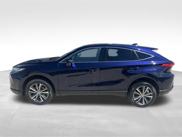 2023 Toyota Venza LE photo 3
