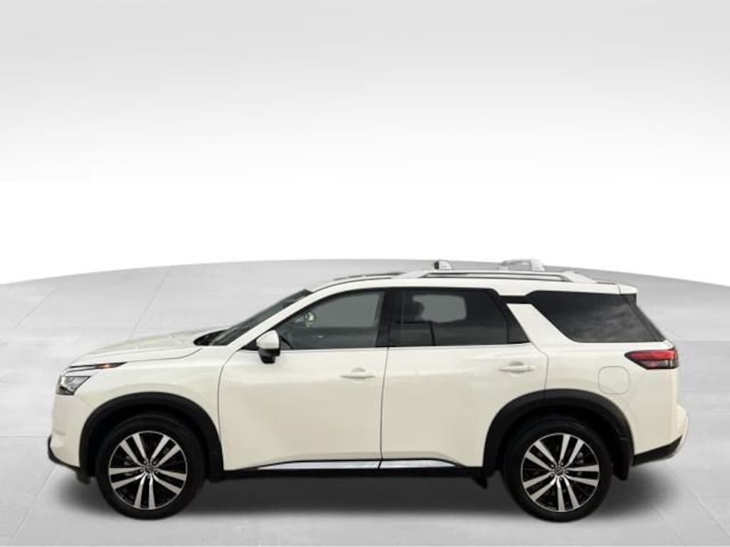 Used 2024 Nissan Pathfinder Platinum SUV