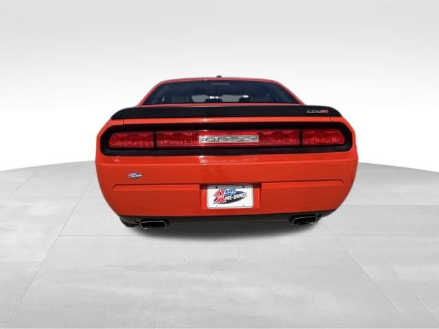 2008 Dodge Challenger SRT8 photo 4