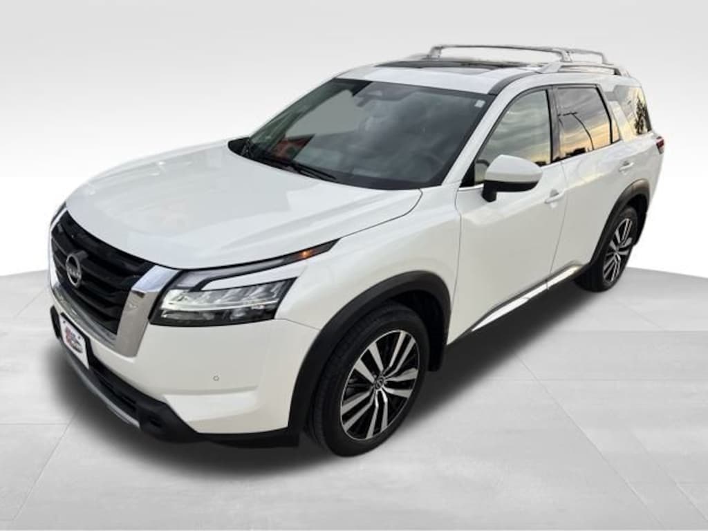 Used 2024 Nissan Pathfinder Platinum SUV