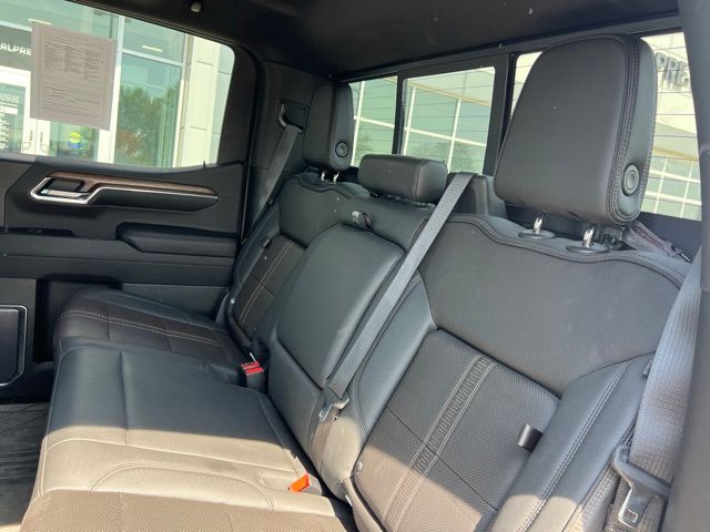 2023 Chevrolet Silverado 1500 High Country photo 2