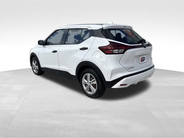2022 Nissan Kicks S photo 3