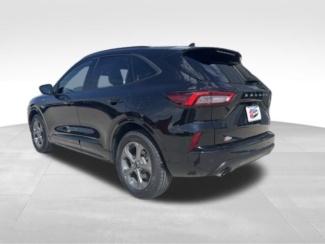 2023 Ford Escape Hybrid ST-Line Select photo 3