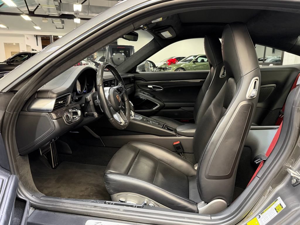 2019 Porsche 911 Turbo S - Photo 10
