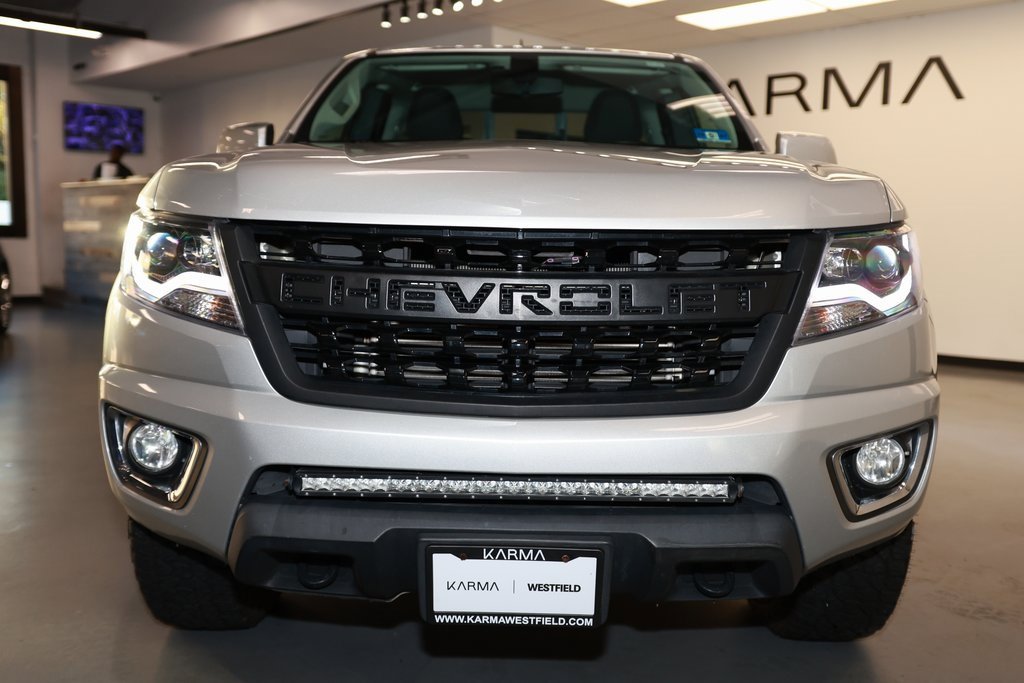 2018 Chevrolet Colorado LT photo 2