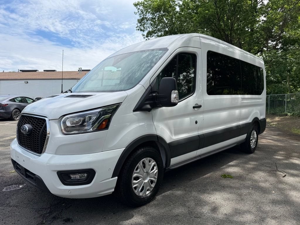 Used 2024 Ford Transit Passenger Wagon XLT T-350 148 Med Roof XLT RWD