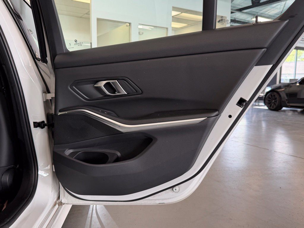 2024 BMW 3 Series 330i - Photo 16