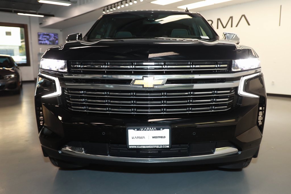 2024 Chevrolet Suburban Premier photo 3