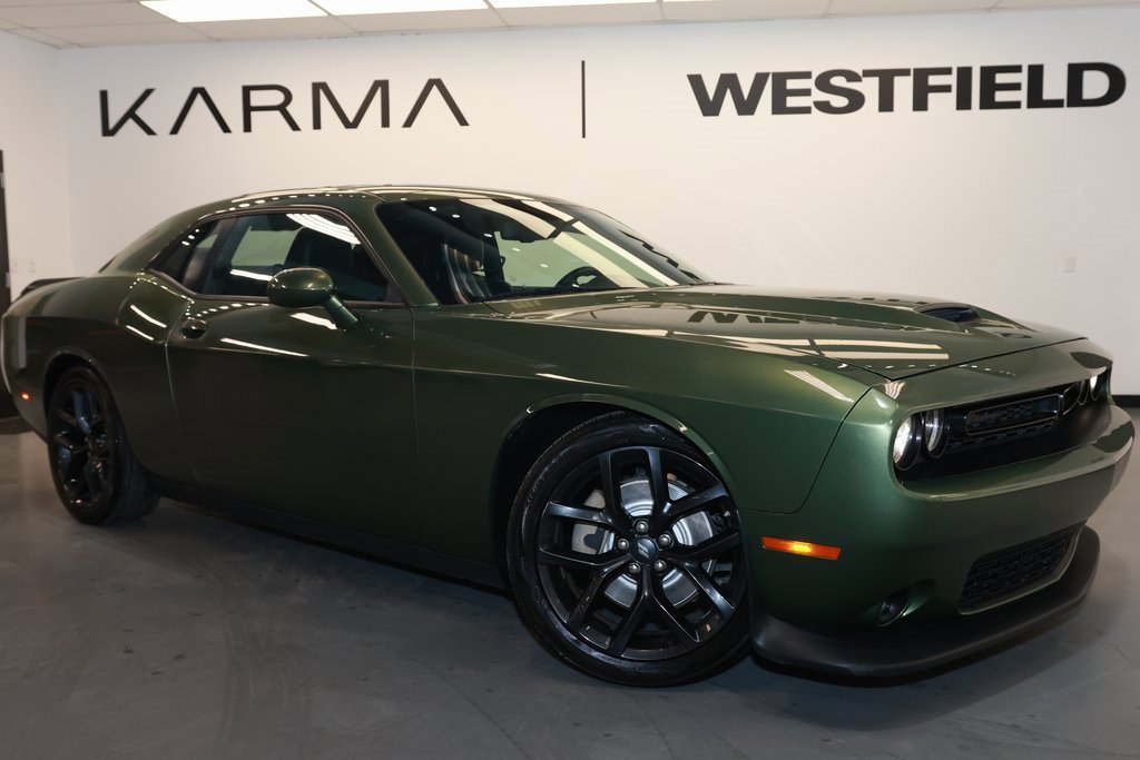 2022 Dodge Challenger SXT photo 3