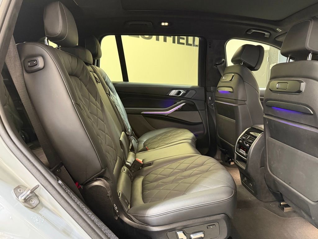 2023 BMW X7 40i - Photo 18