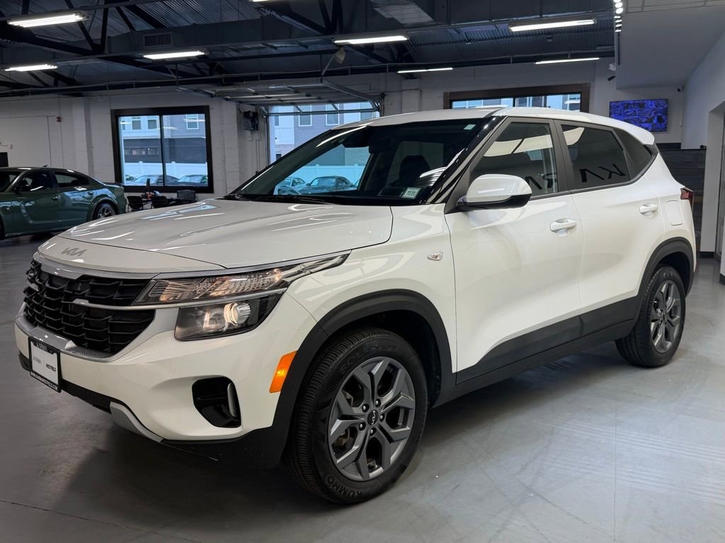 Used 2024 Kia Seltos LX LX IVT AWD