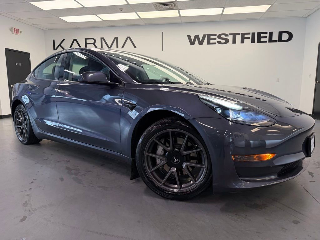 2023 Tesla Model 3 -'s photo