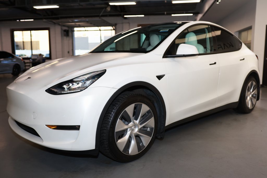 2022 Tesla Model Y Long Range photo 3
