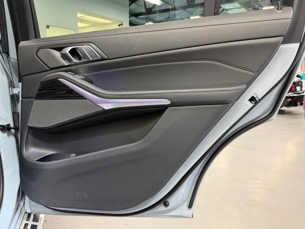2023 BMW X7 40i - Photo 17