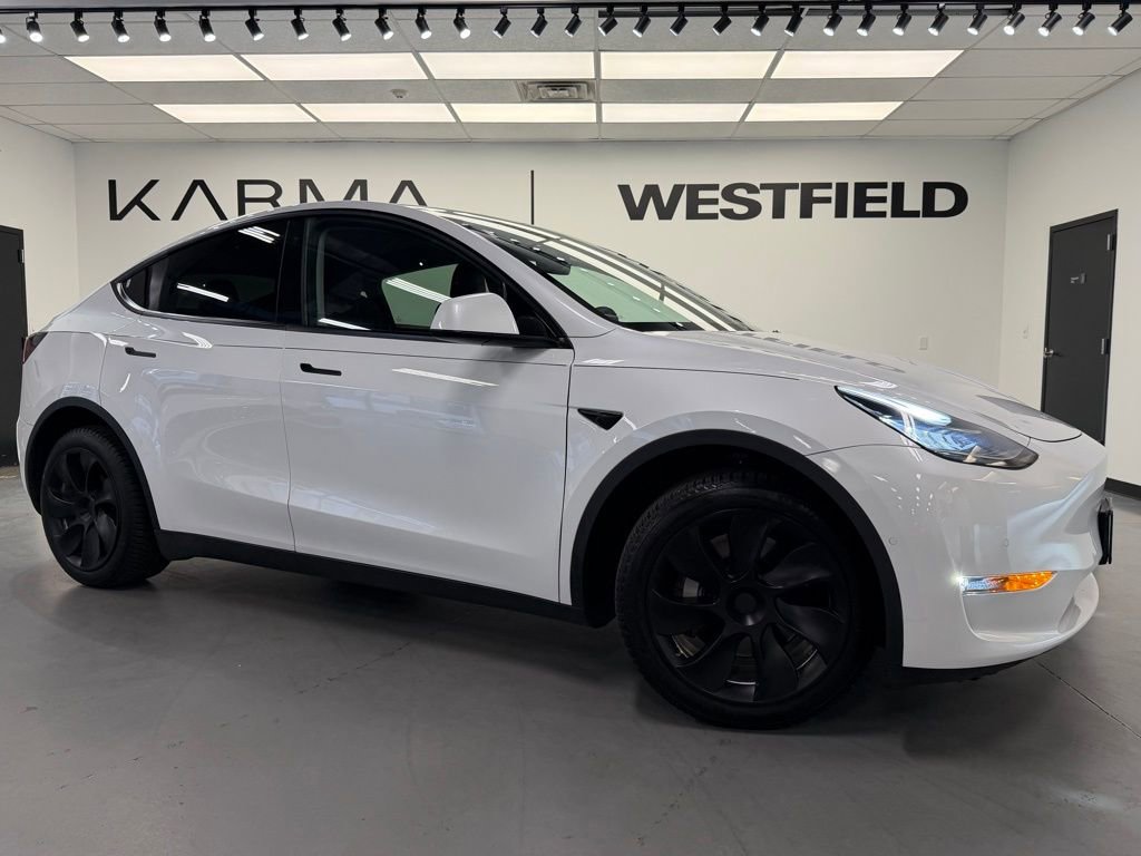2022 Tesla Model Y Long Range Dual Motor All-Wheel Drive's photo