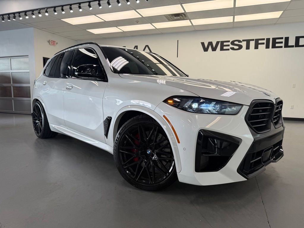 2024 BMW X5 M Competition's photo