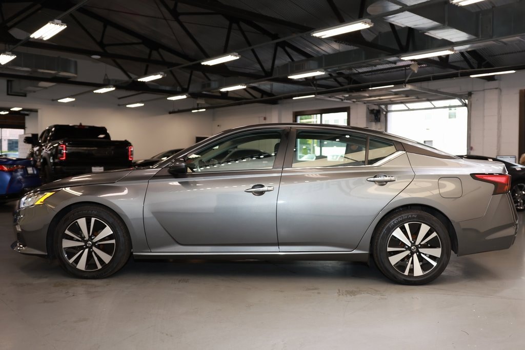 Used 2022 Nissan Altima 2.5 SV Sedan