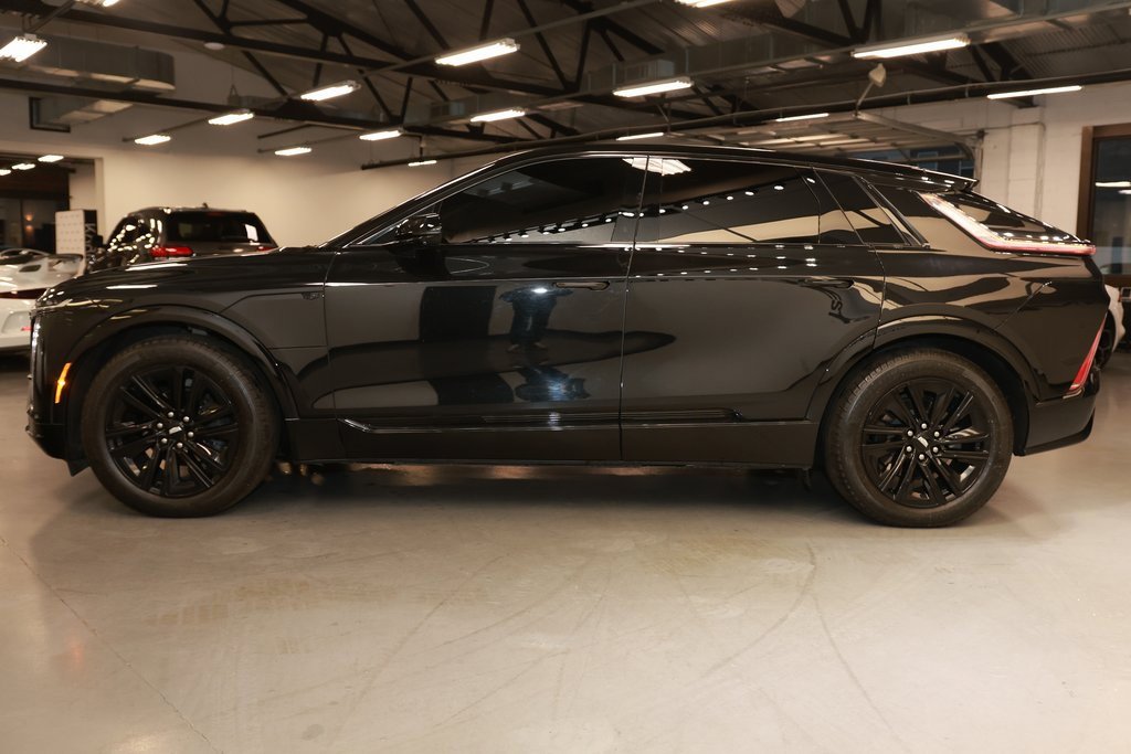 2024 Cadillac Lyriq Luxury photo 4