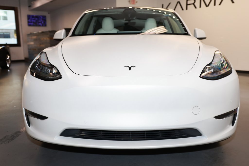 2022 Tesla Model Y Long Range photo 2