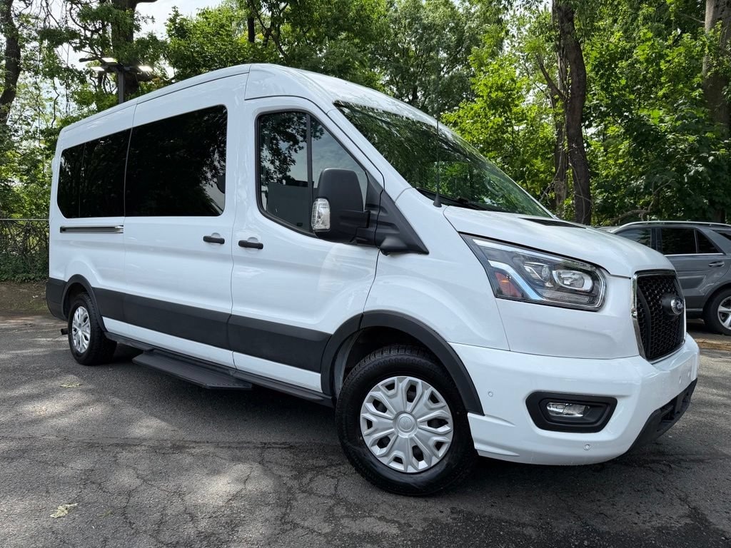 Used 2024 Ford Transit Passenger Wagon XLT T-350 148 Med Roof XLT RWD