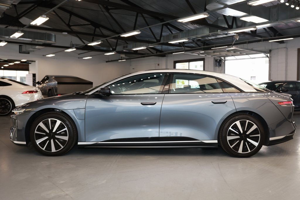 2025 Lucid Air Touring photo 4