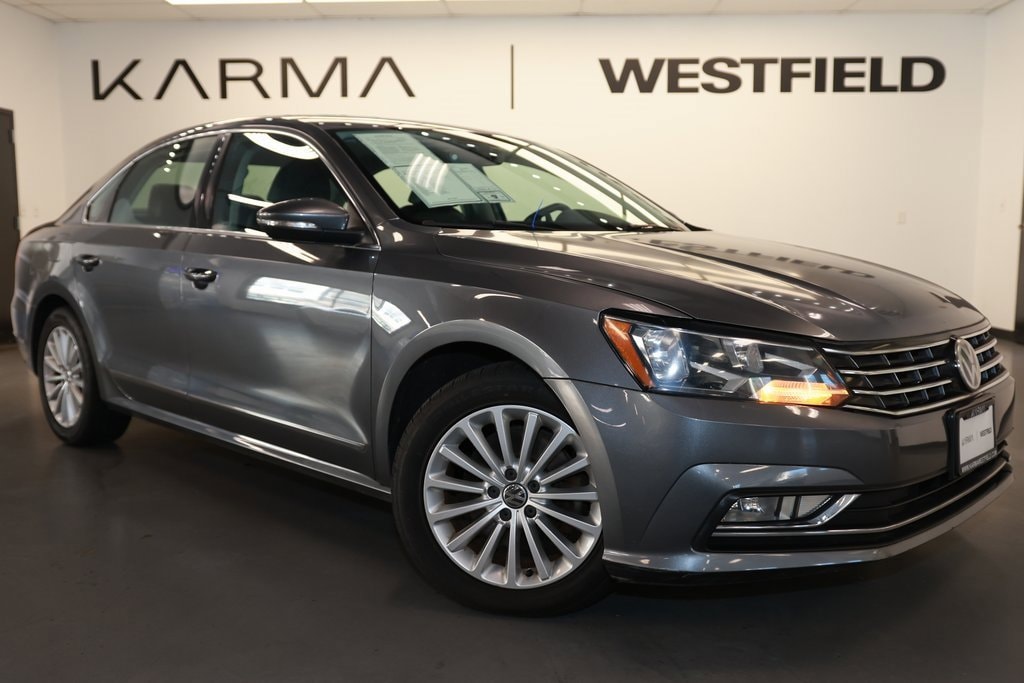 Used 2016 Volkswagen Passat 1.8T SE w/Technology Sedan