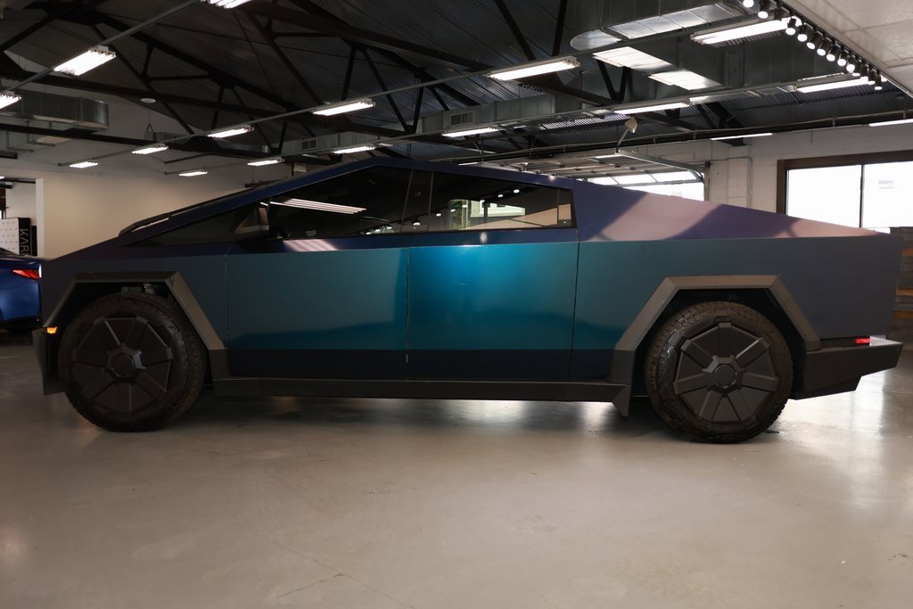 2024 Tesla Cybertruck photo 4