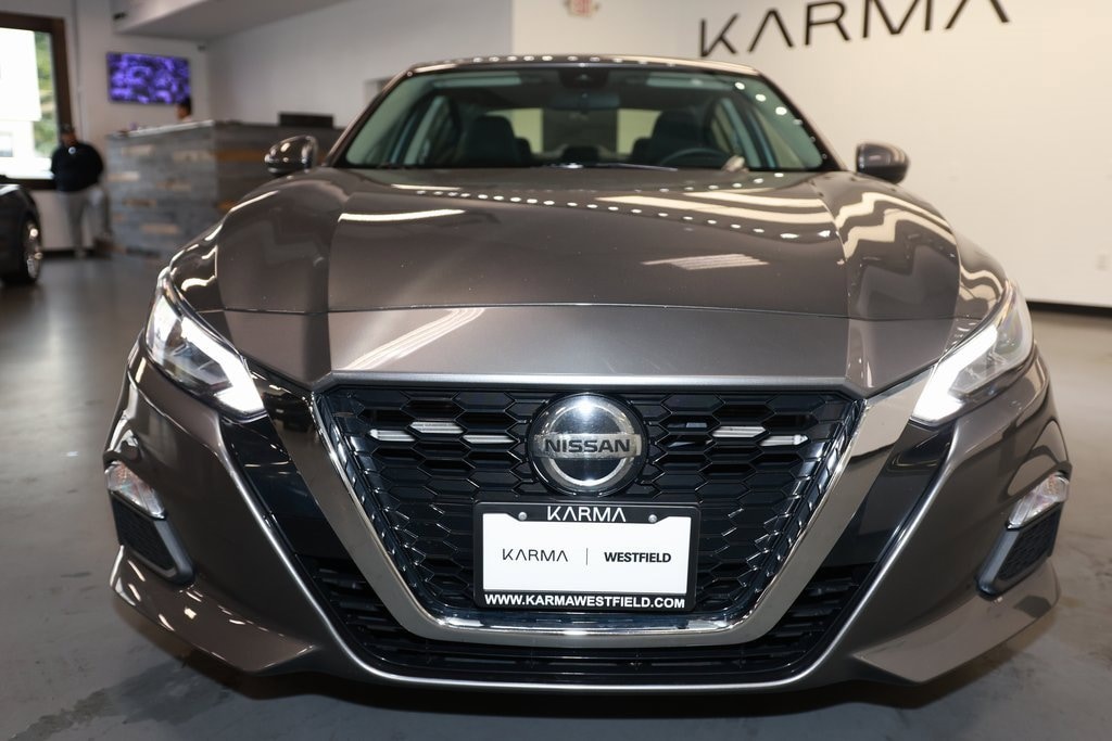 Used 2022 Nissan Altima 2.5 SV Sedan